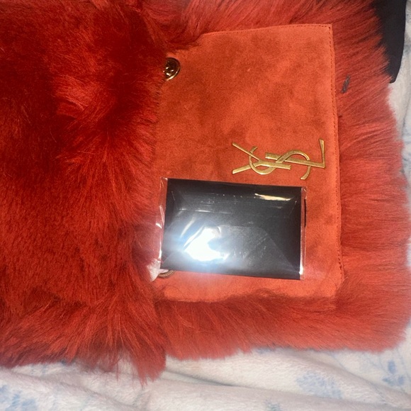 Saint Laurent Small Kate Reversible Shoulder Bag in a vibrant poppy red - Picture 8 of 10